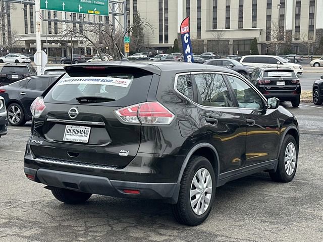 Used 2016 Nissan Rogue S image 2