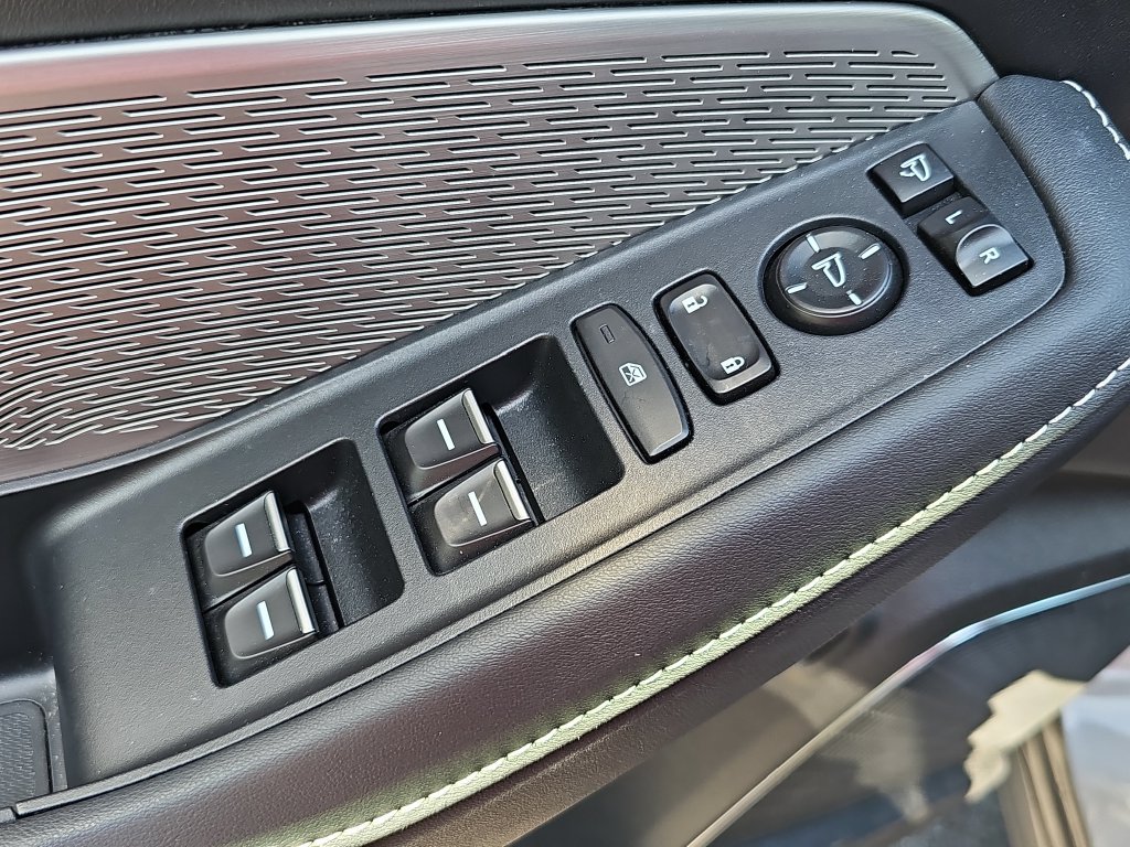 Used 2024 Acura MDX w/ Advance Package AWD/4WD image 18