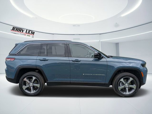New 2026 Jeep Grand Cherokee Limited AWD/4WD image 2