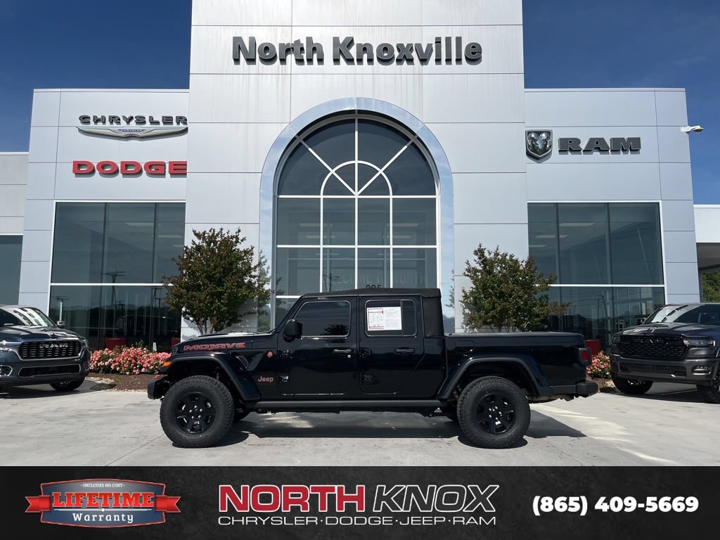 Used 2023 Jeep Gladiator Mojave w/ Cold Weather Group AWD/4WD image 2