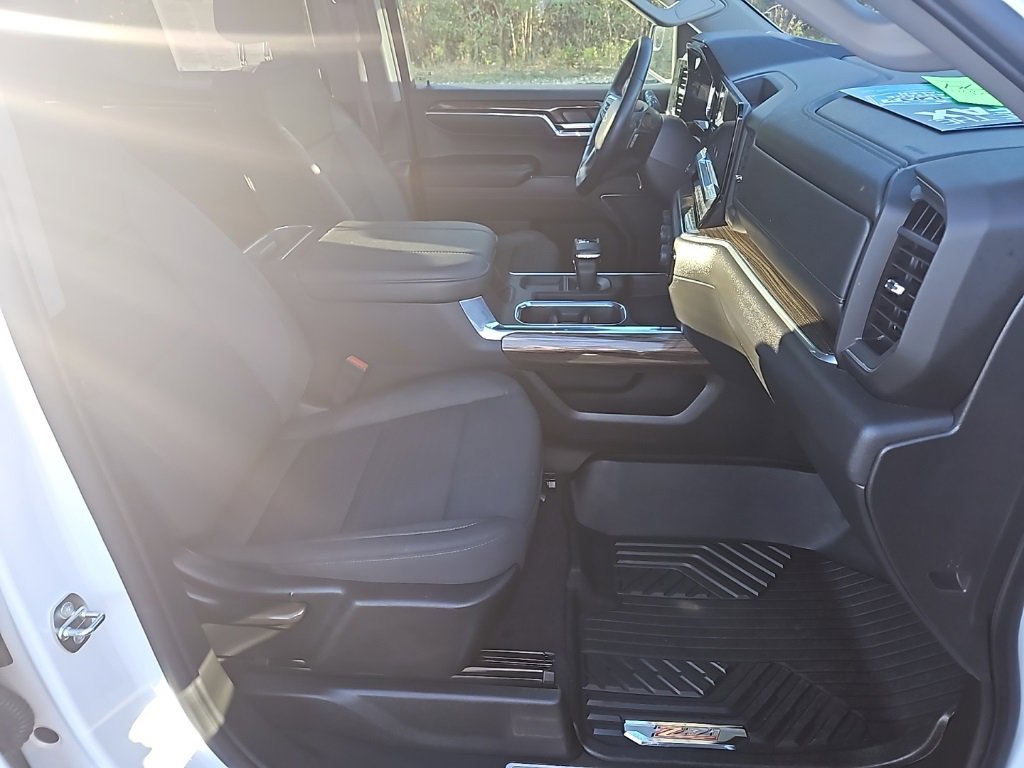 Used 2024 Chevrolet Silverado 1500 LT Trail Boss w/ Protection Package image 32