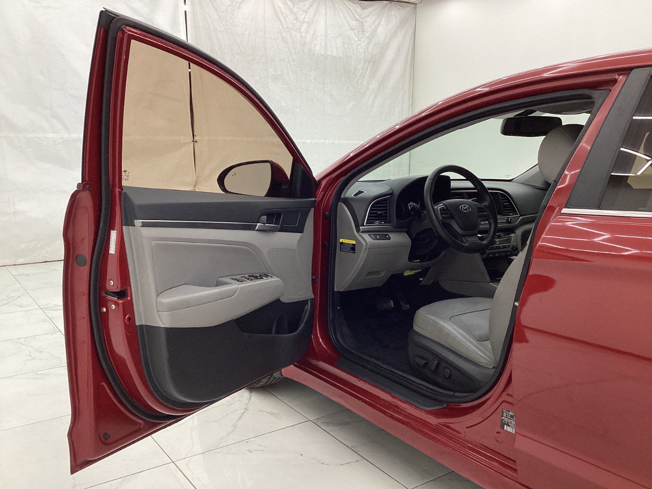 Used 2017 Hyundai Elantra Limited image 16