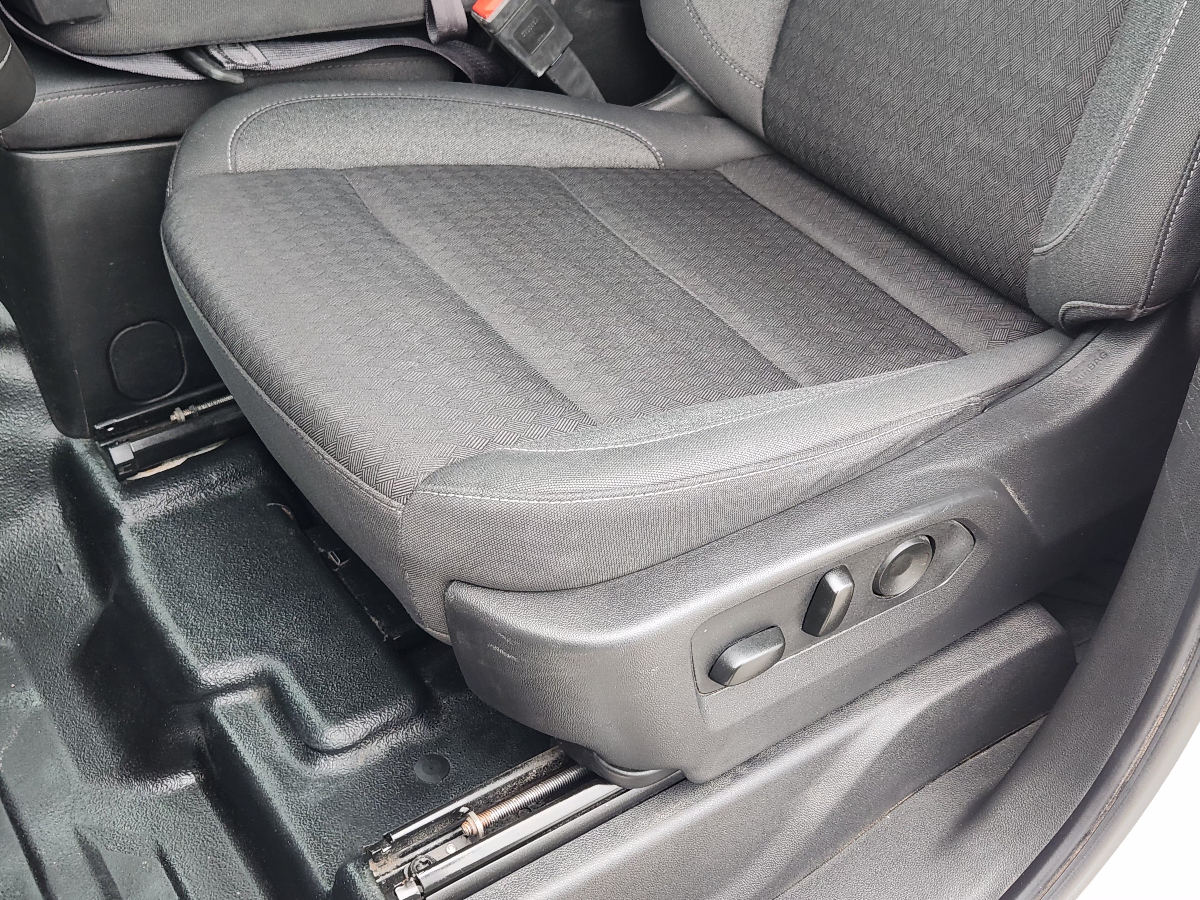 Used 2025 Chevrolet Silverado 1500 LT w/ Safety Package AWD/4WD image 25