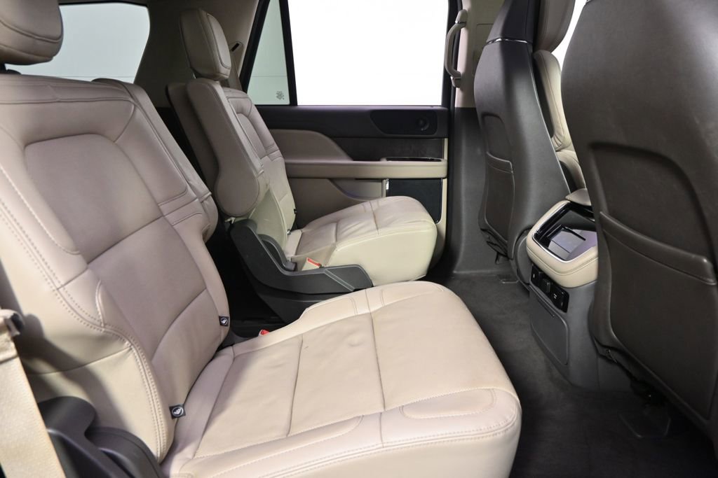 Certified 2023 Lincoln Navigator Reserve w/ Monochromatic Package image 18