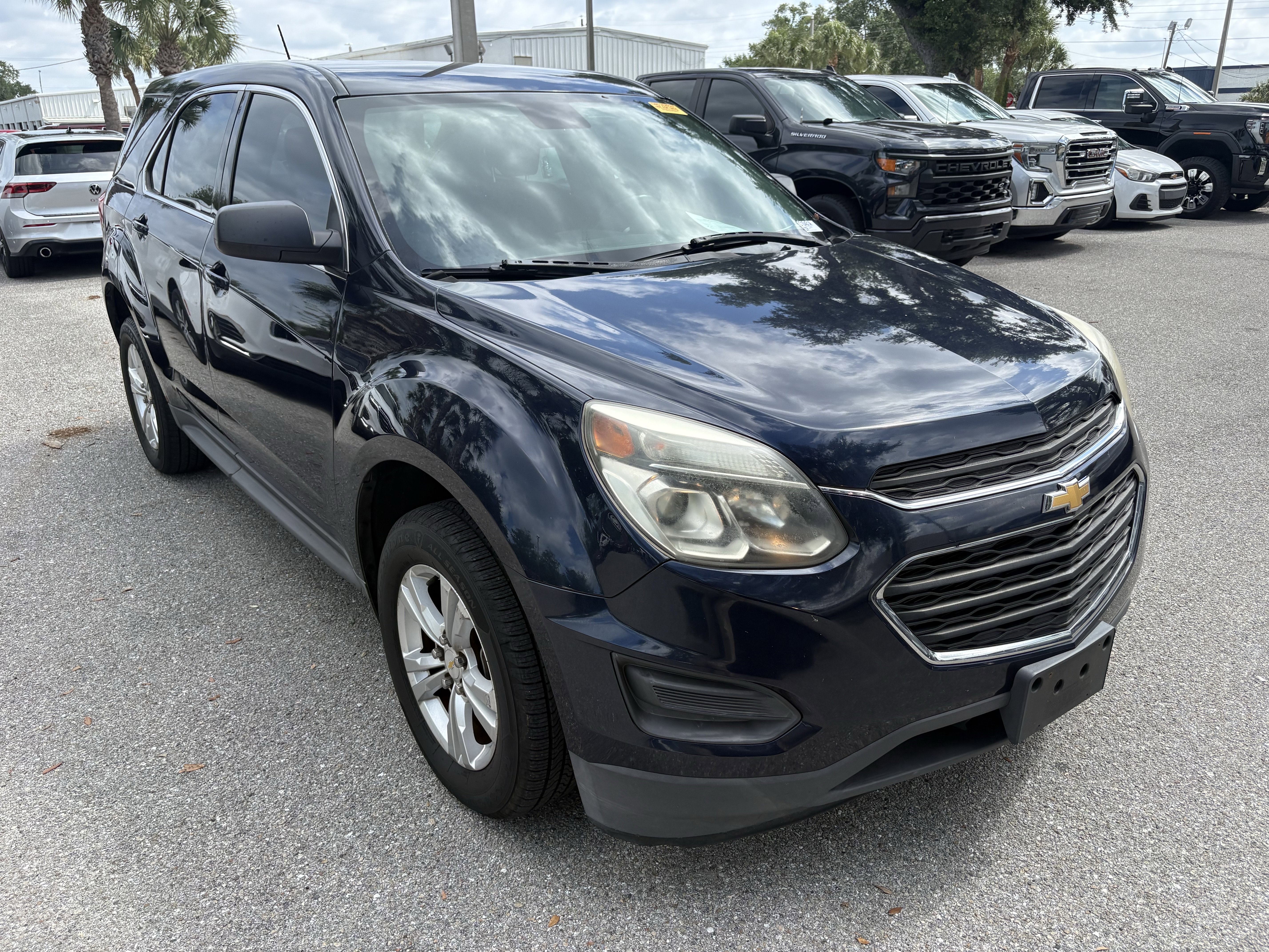 Used 2017 Chevrolet Equinox LS FWD image 1