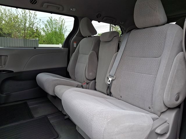 Used 2020 Toyota Sienna LE FWD image 10