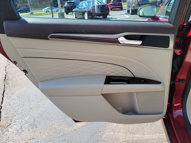 Used 2017 Ford Fusion Platinum FWD image 19