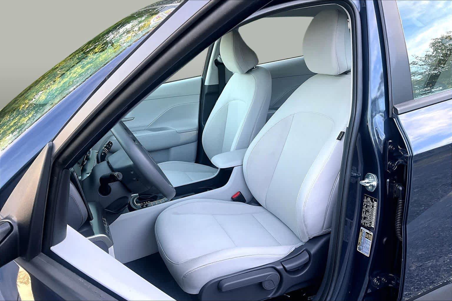 Used 2025 Hyundai Kona SE FWD image 8