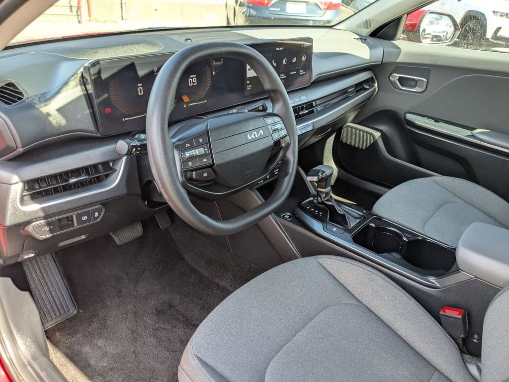 Used 2025 Kia K4 LXS image 13