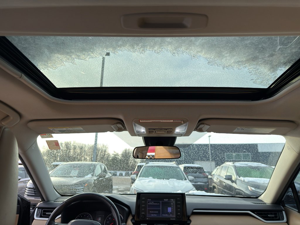 Used 2021 Toyota RAV4 XLE Premium image 29