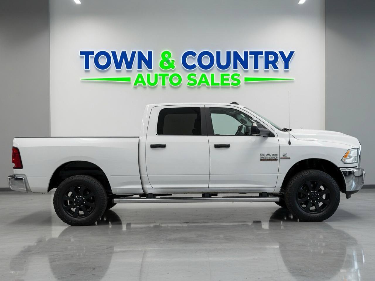 Used 2013 RAM 2500 Tradesman w/ Chrome Appearance Group AWD/4WD image 6