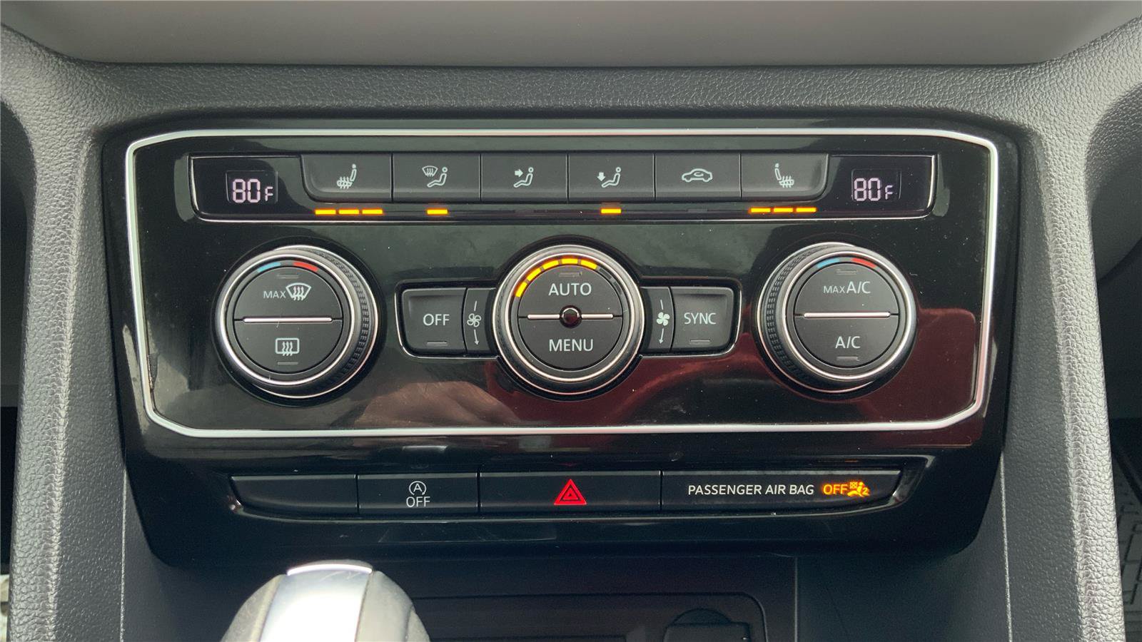 Used 2023 Volkswagen Atlas Cross Sport SEL AWD/4WD image 35