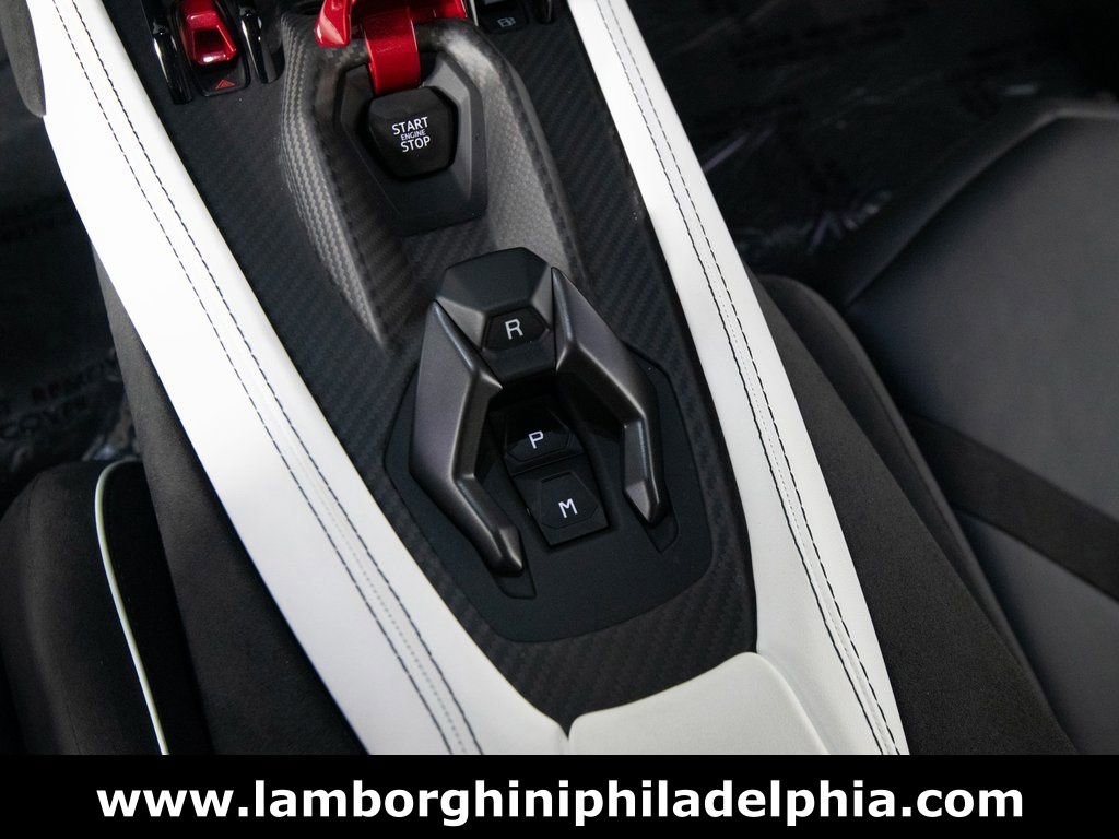Used 2024 Lamborghini Revuelto image 26