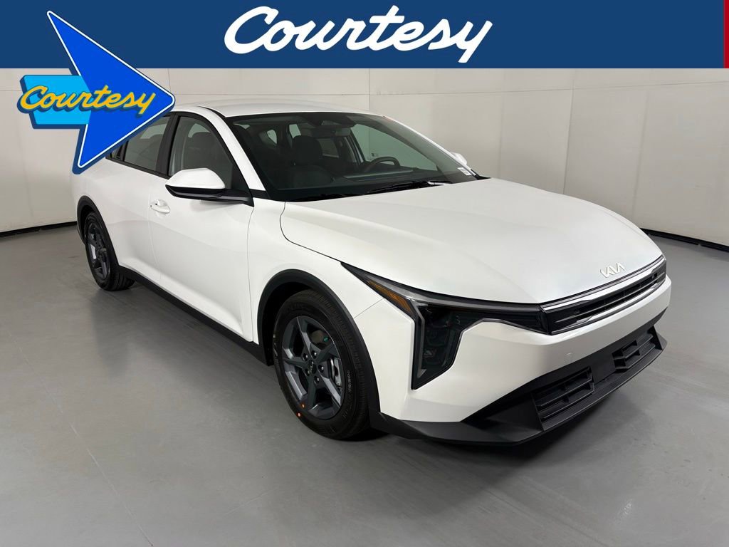 New 2026 Kia K4 LXS image 1