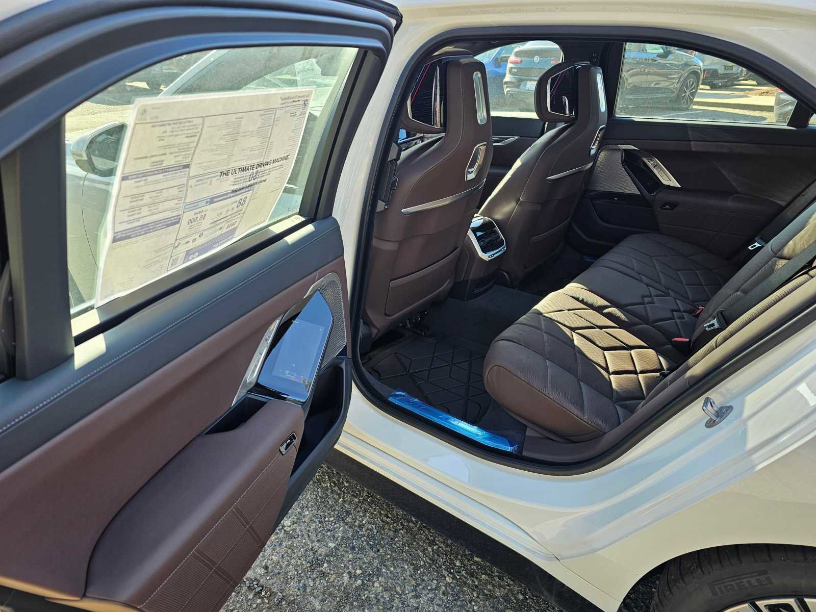 New 2024 BMW i7 xDrive60 image 16