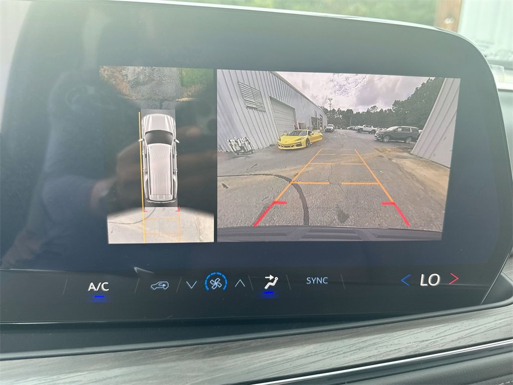 New 2026 Chevrolet Suburban LS image 28