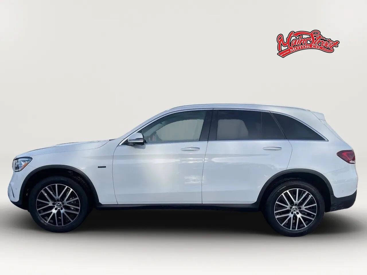 Used 2020 Mercedes-Benz GLC 350e 4MATIC w/ Parking Assistance Package image 4