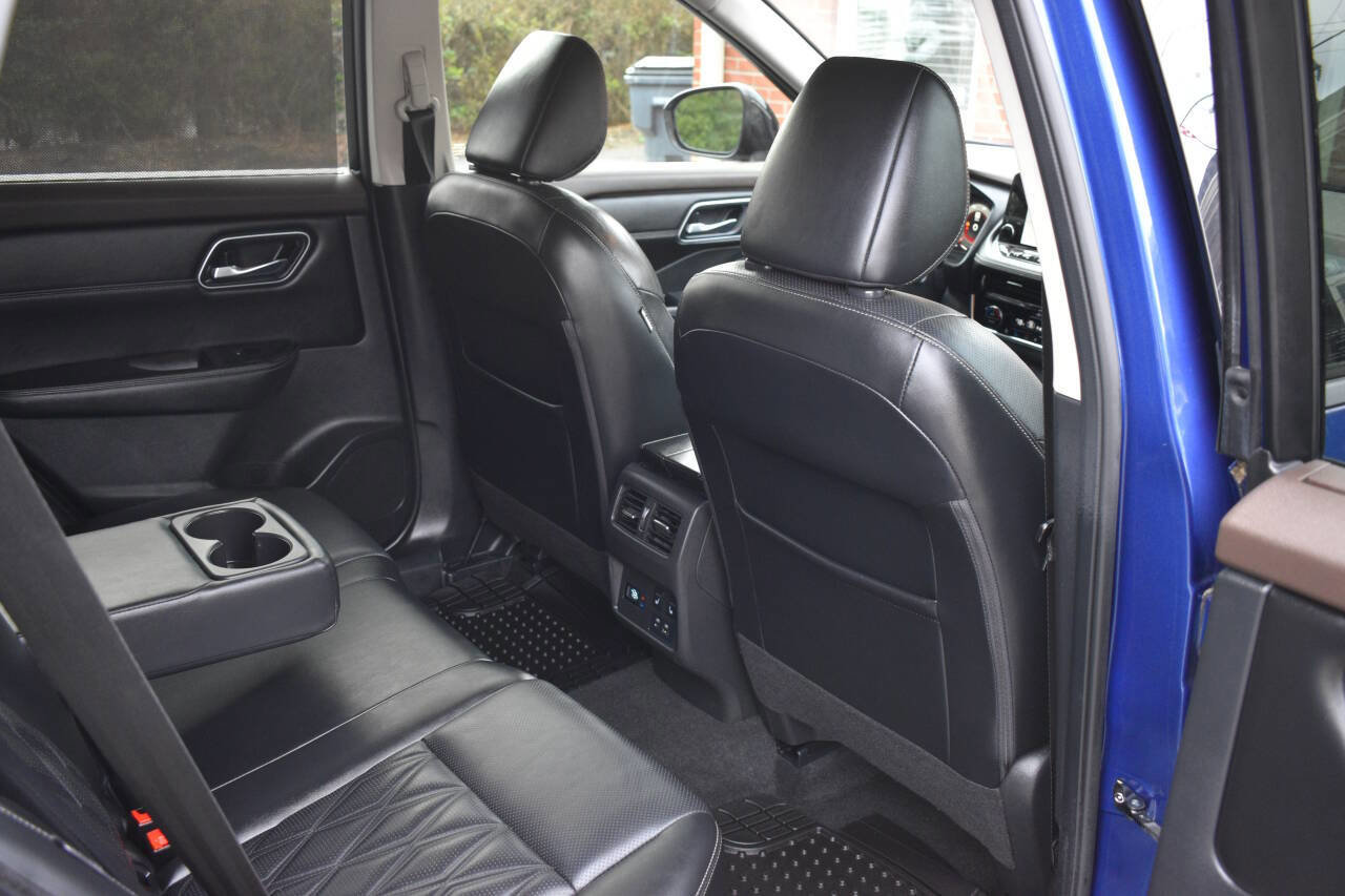 Used 2021 Nissan Rogue Platinum image 13