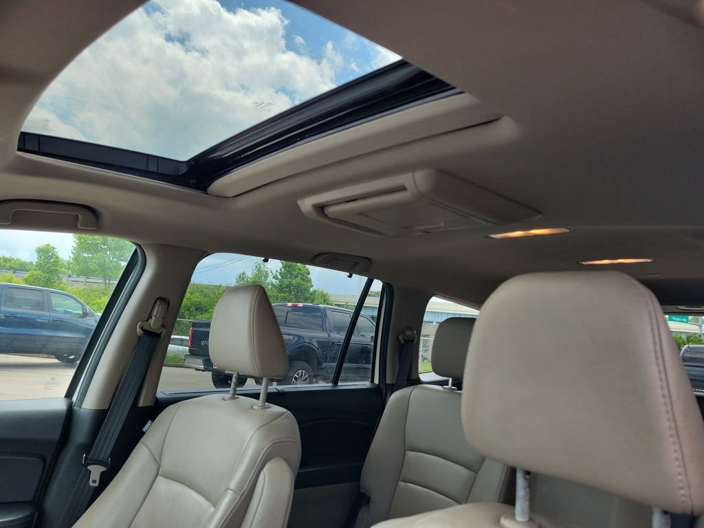 Used 2017 Honda Pilot Touring image 15