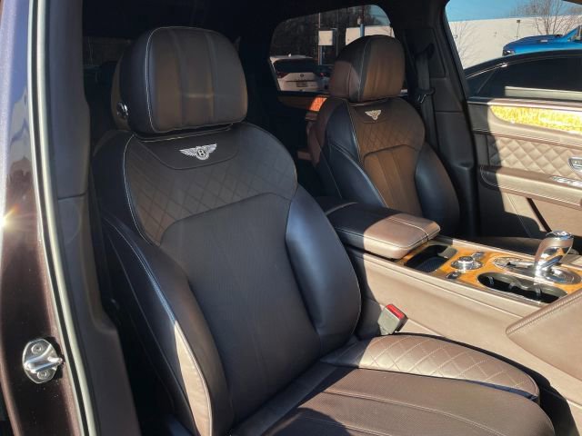 Used 2018 Bentley Bentayga Onyx Edition image 37