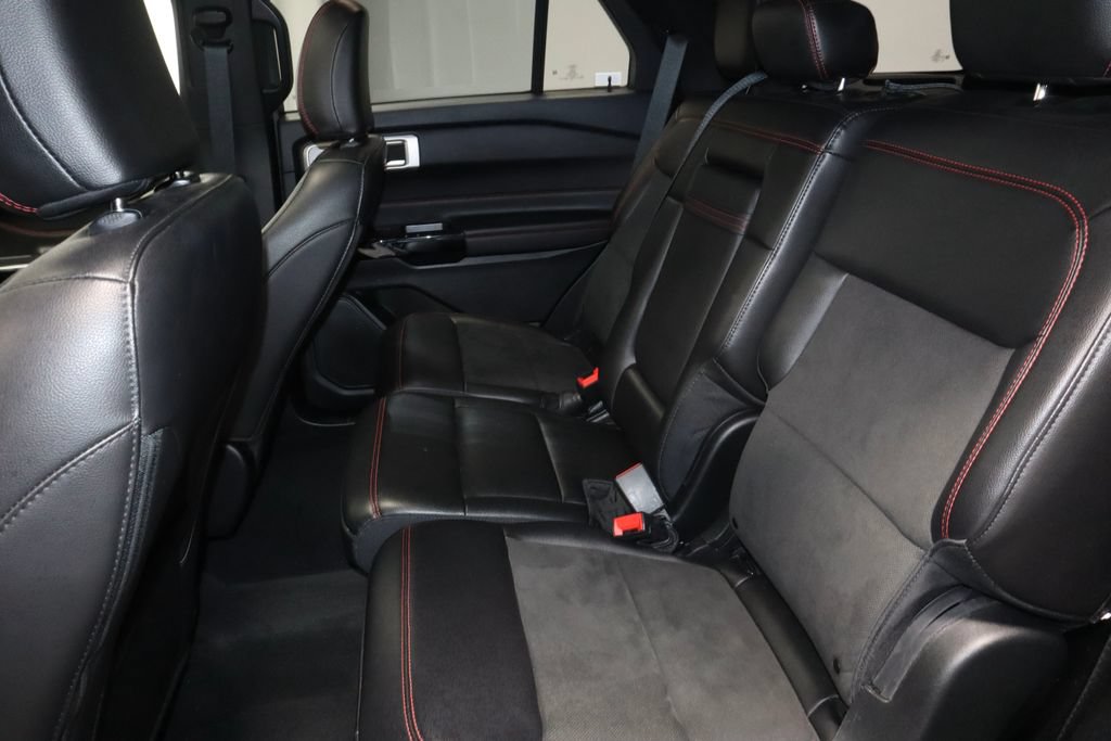 Used 2023 Ford Explorer ST-Line AWD/4WD image 22
