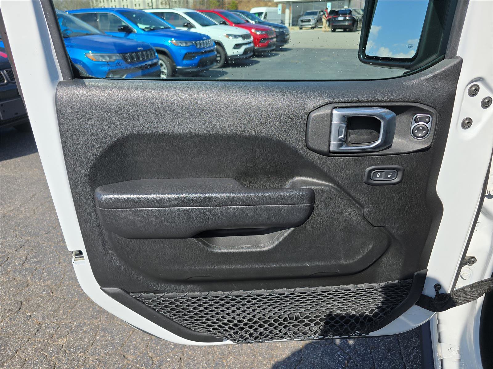 Used 2022 Jeep Wrangler Unlimited Sport image 19