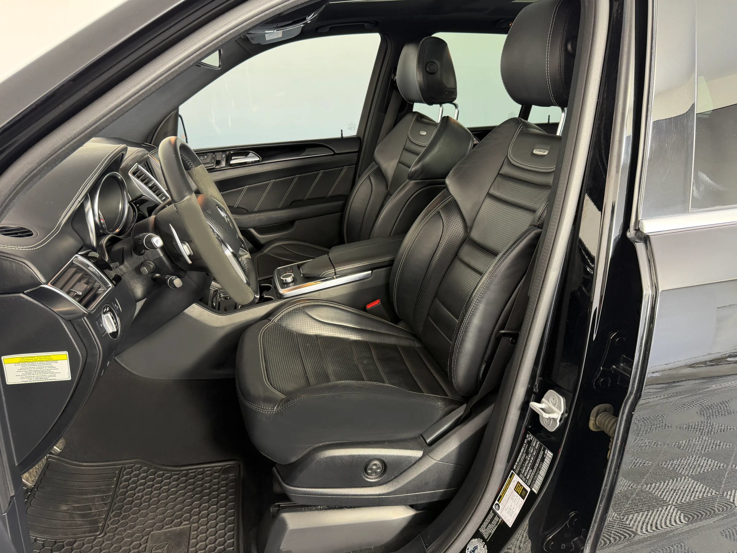Used 2013 Mercedes-Benz ML 63 AMG 4MATIC image 31