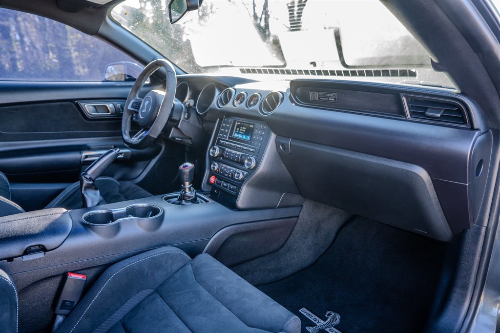 Used 2016 Ford Mustang Shelby GT350 w/ Track Package image 31