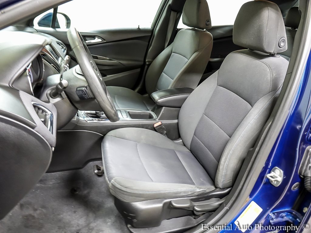 Certified 2019 Chevrolet Cruze LT w/ RS Package image 9
