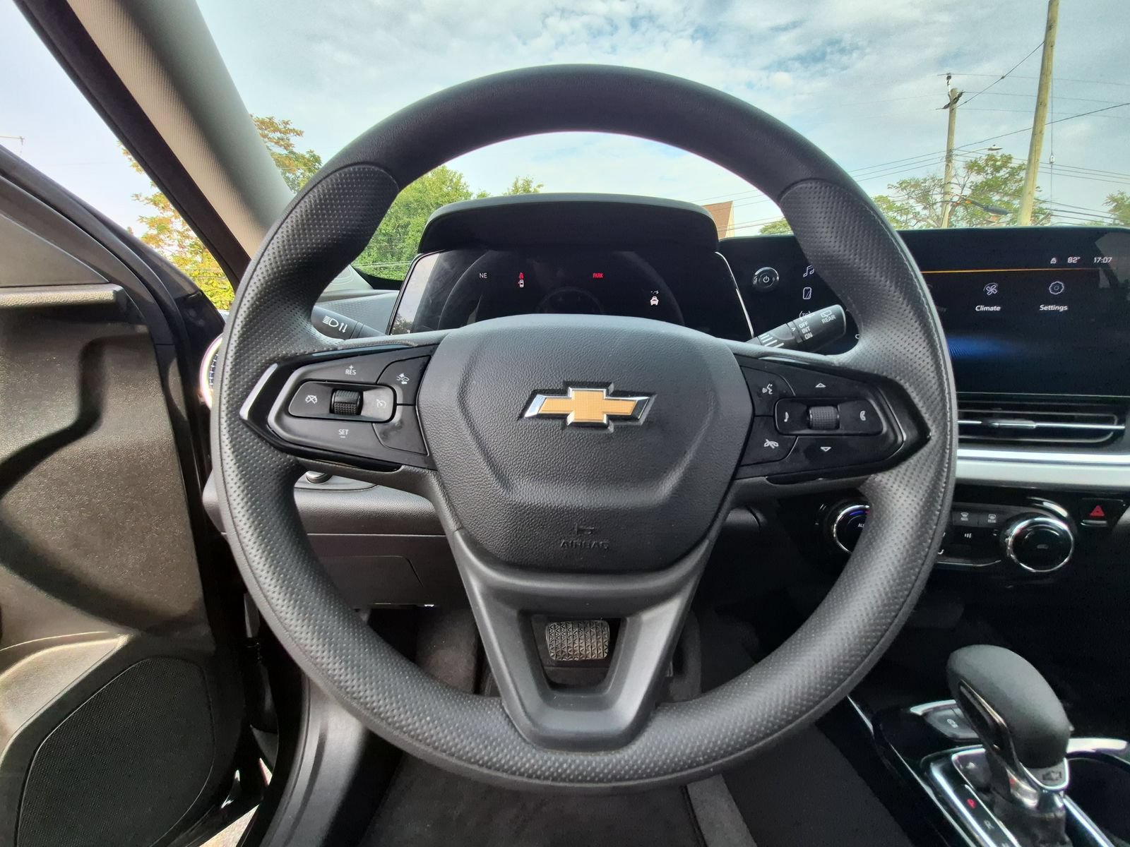 Used 2026 Chevrolet Trax LT FWD image 20