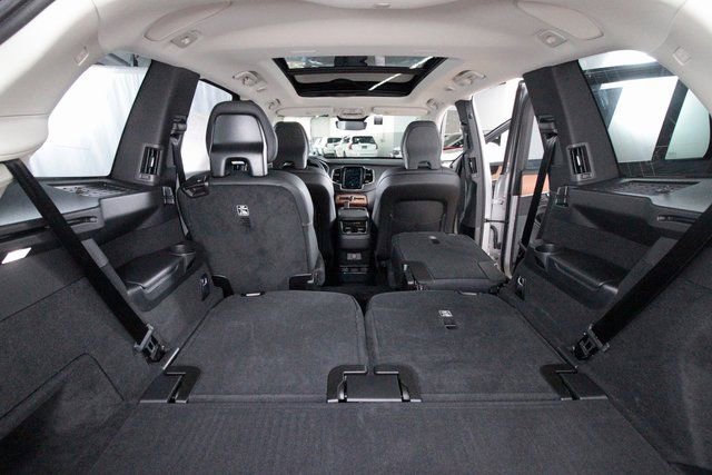 Certified 2025 Volvo XC90 B6 Plus w/ Protection Package Premier image 27