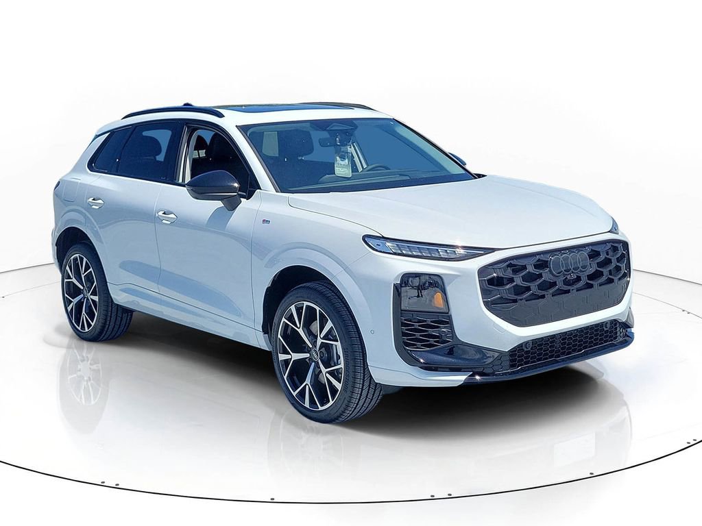 New 2026 Audi Q3 quattro 2.0T AWD/4WD image 1