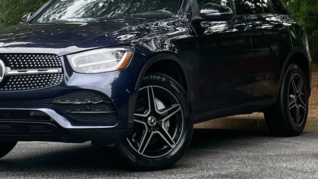 Used 2021 Mercedes-Benz GLC 300 4MATIC image 2