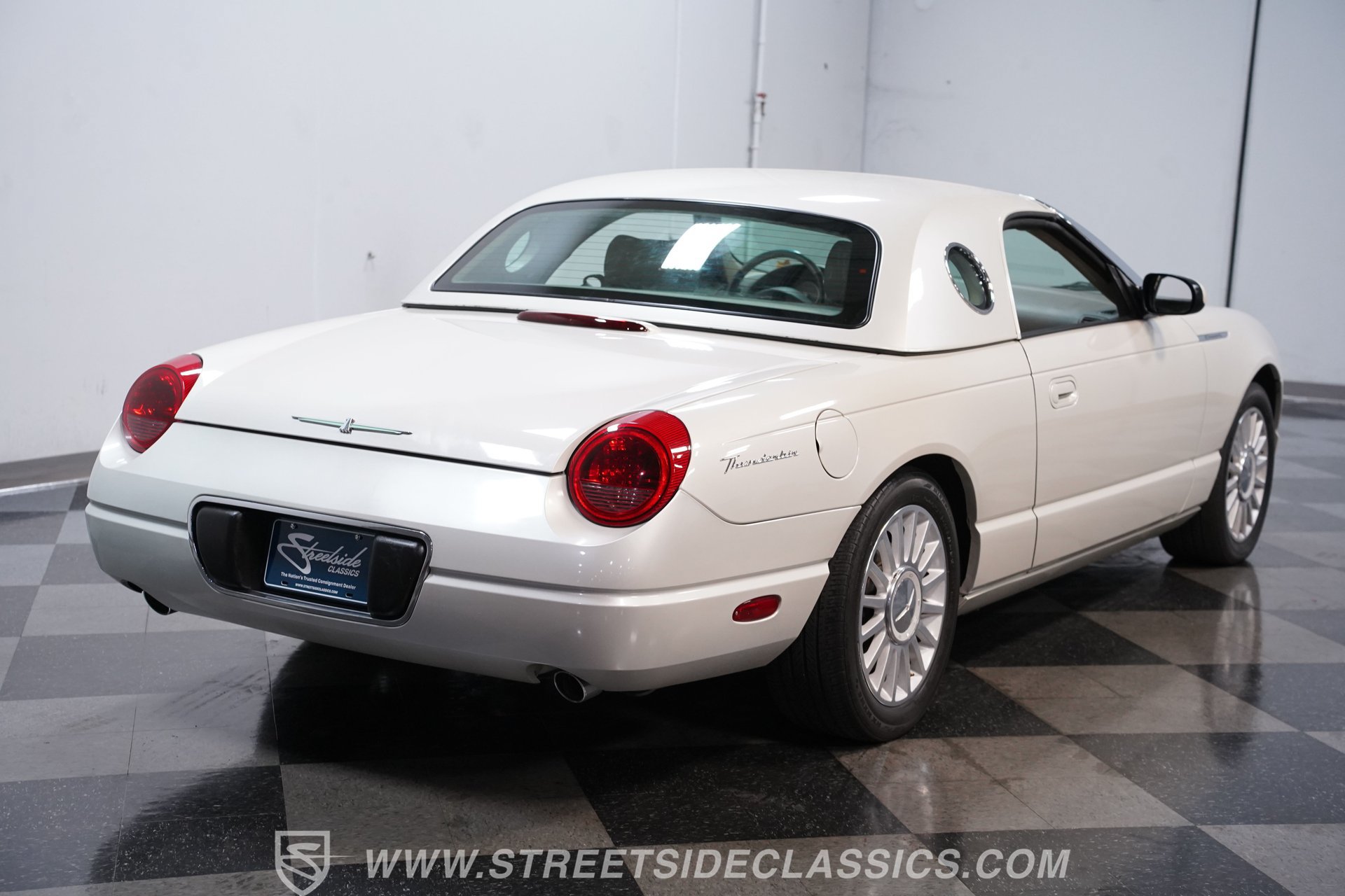 Used 2005 Ford Thunderbird 50th Anniversary RWD image 11