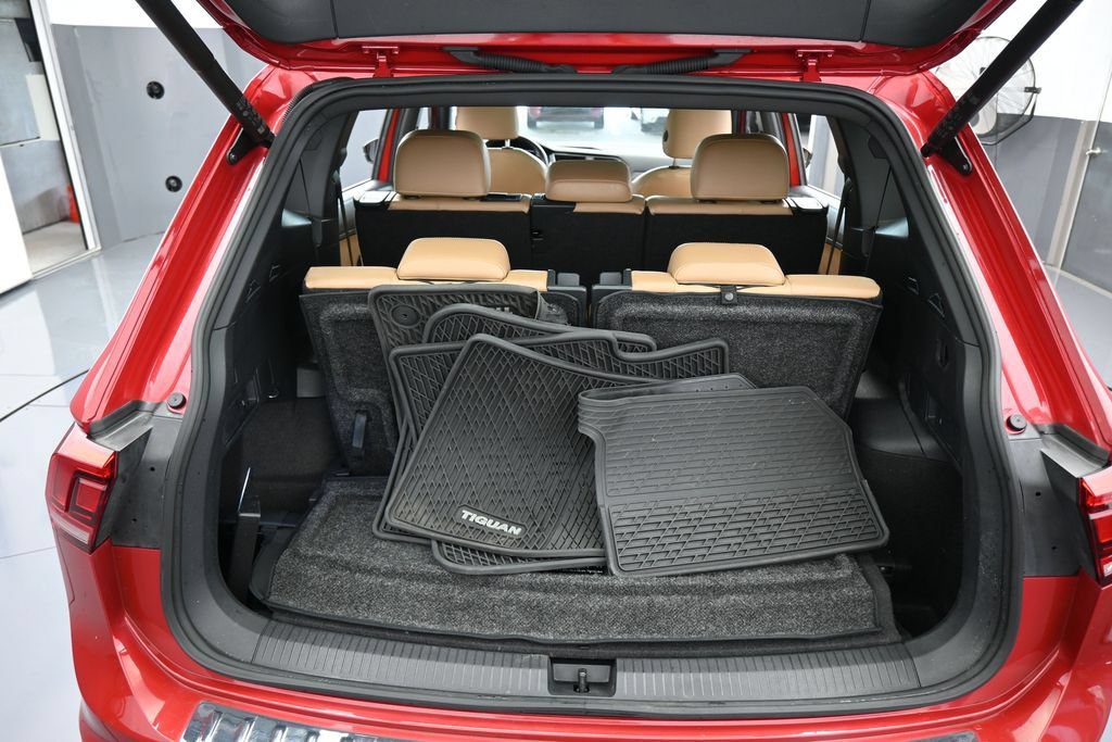 Used 2024 Volkswagen Tiguan SE R-Line FWD image 42
