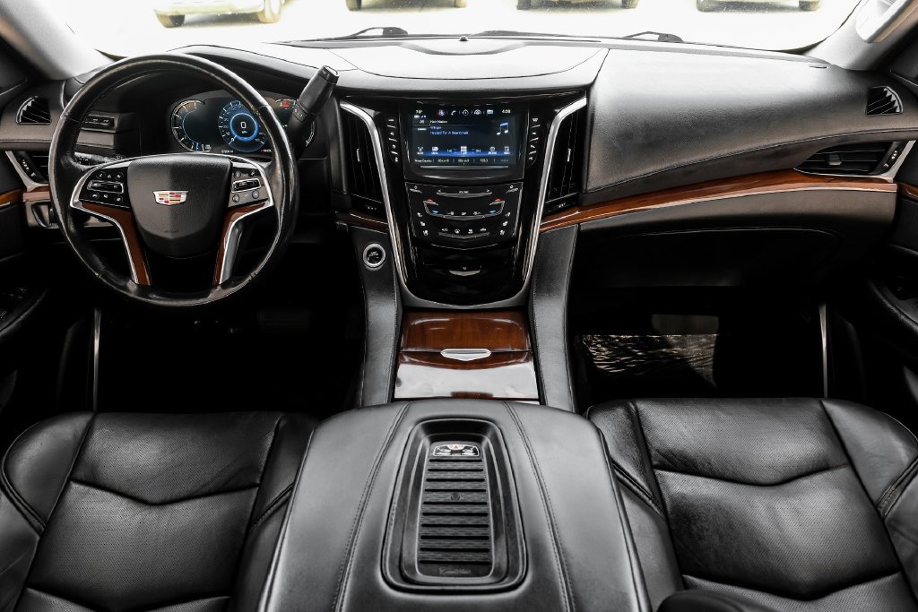 Used 2019 Cadillac Escalade ESV Premium Luxury RWD image 11