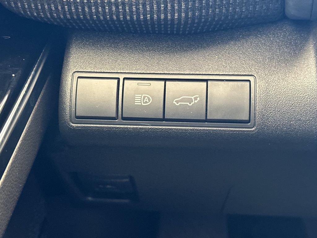 Used 2023 Subaru Solterra AWD image 32