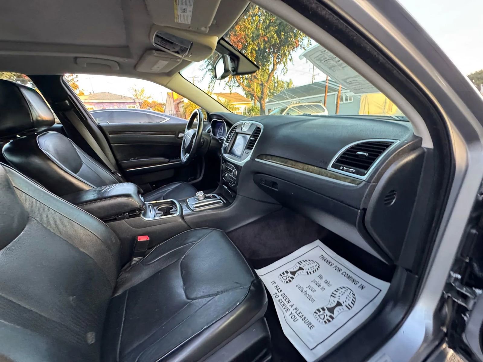 Used 2017 Chrysler 300 C RWD image 17