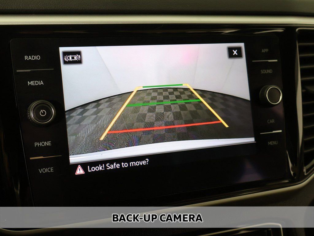 Used 2022 Volkswagen Atlas Cross Sport SE image 5