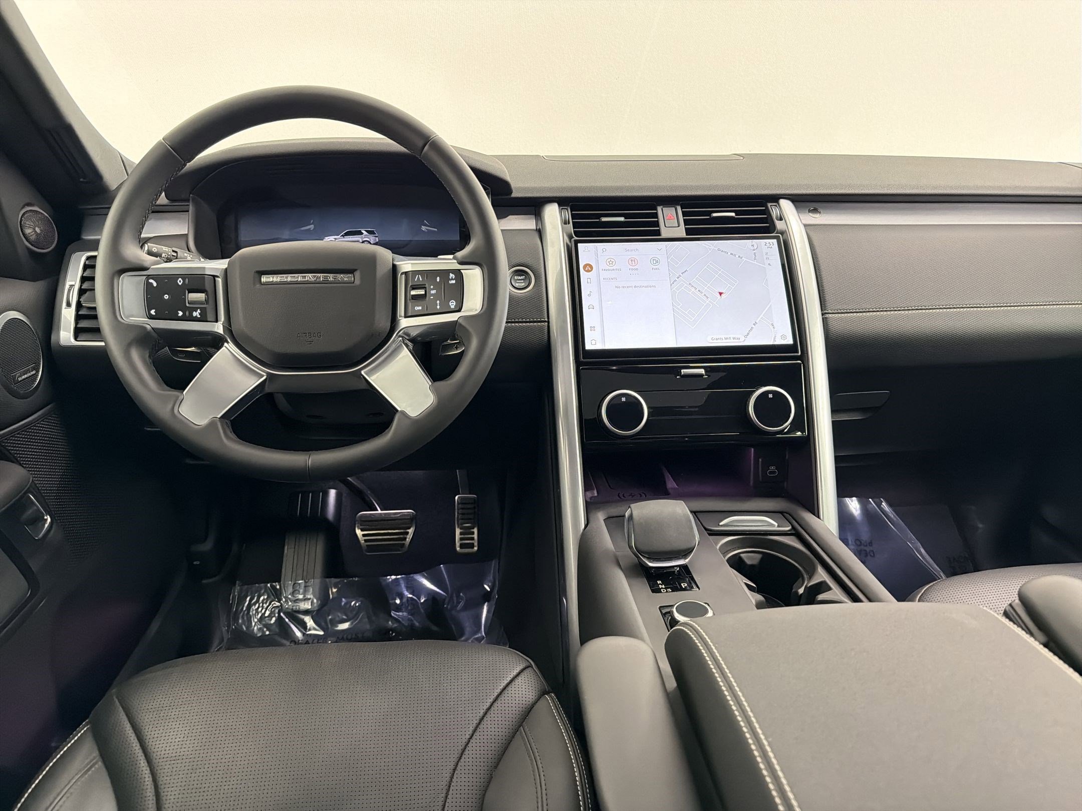 Certified 2025 Land Rover Discovery Dynamic SE AWD/4WD image 24