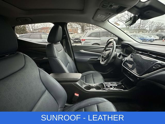 Used 2022 Chevrolet Bolt EUV Premier w/ Sun & Sound Package image 2