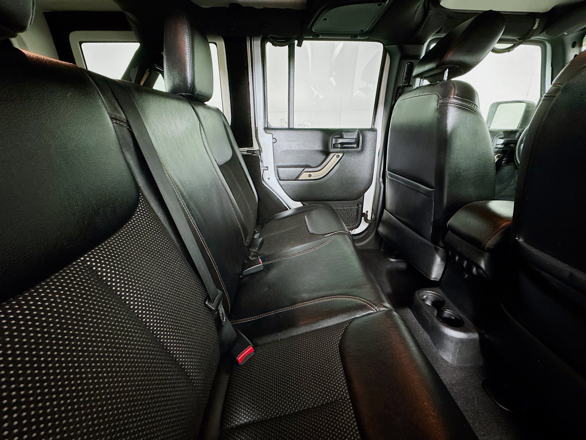 Used 2017 Jeep Wrangler 75th Anniversary image 24