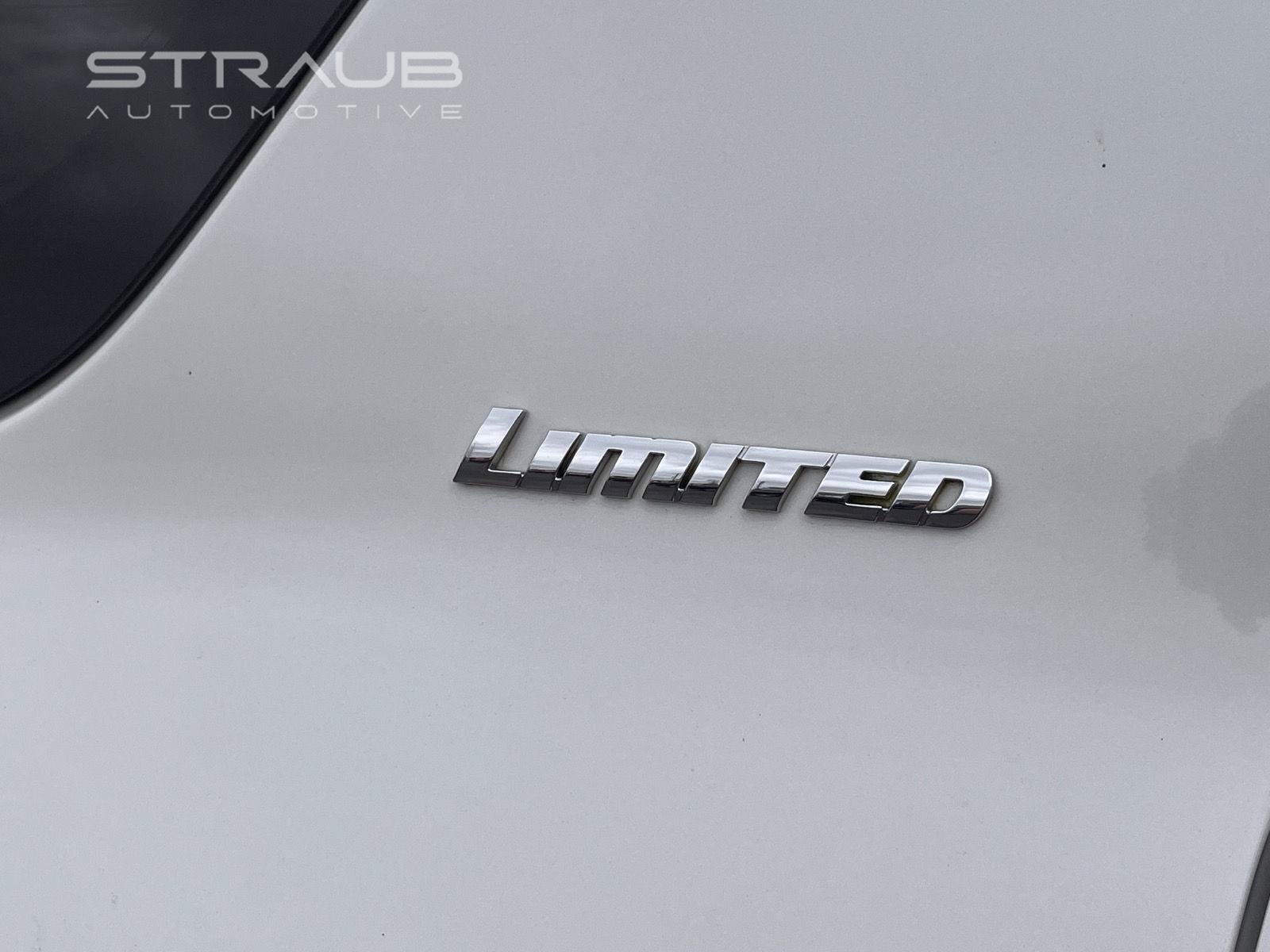 Used 2022 Toyota 4Runner Limited AWD/4WD image 13