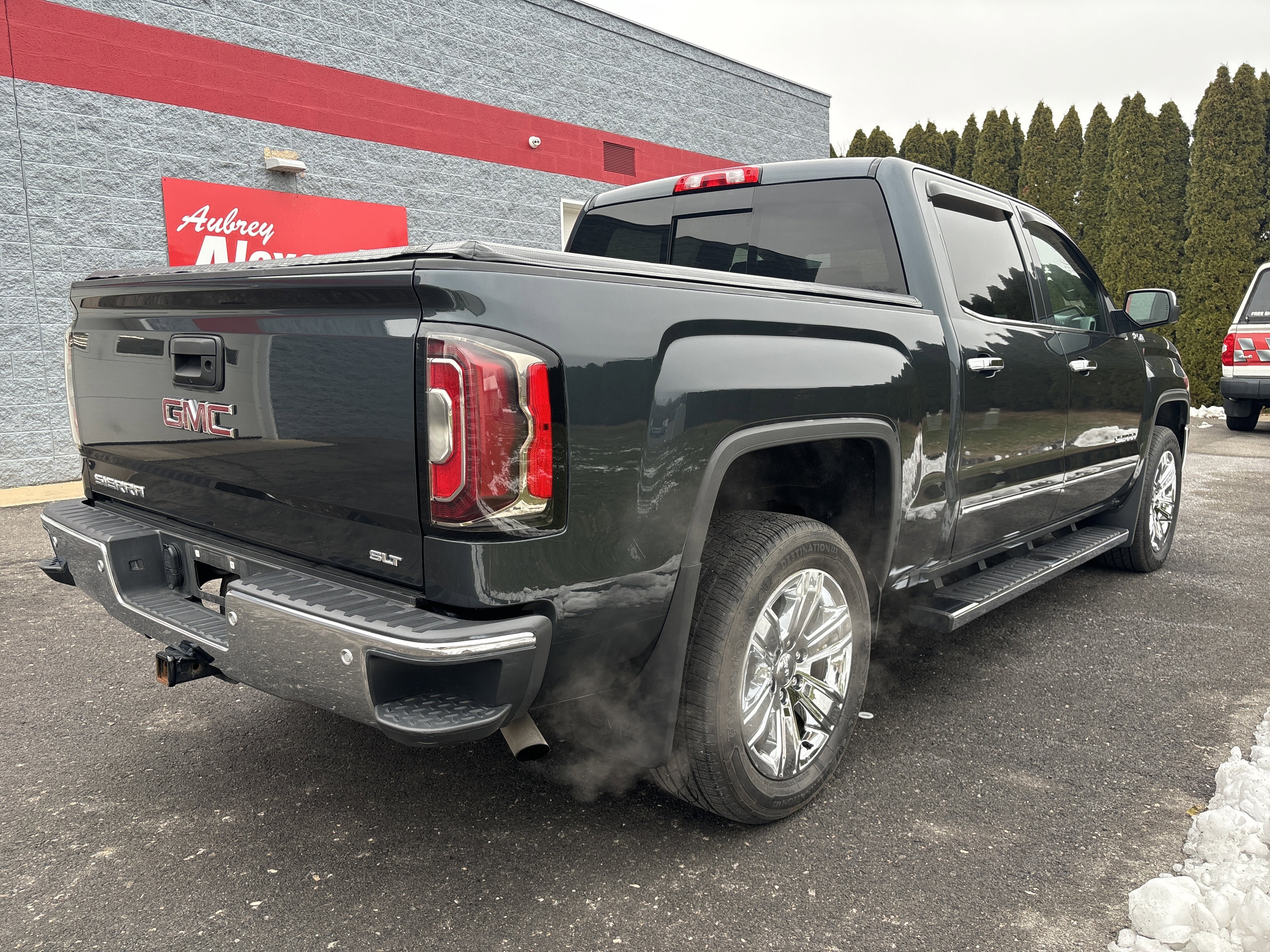 Used 2018 GMC Sierra 1500 SLT image 3