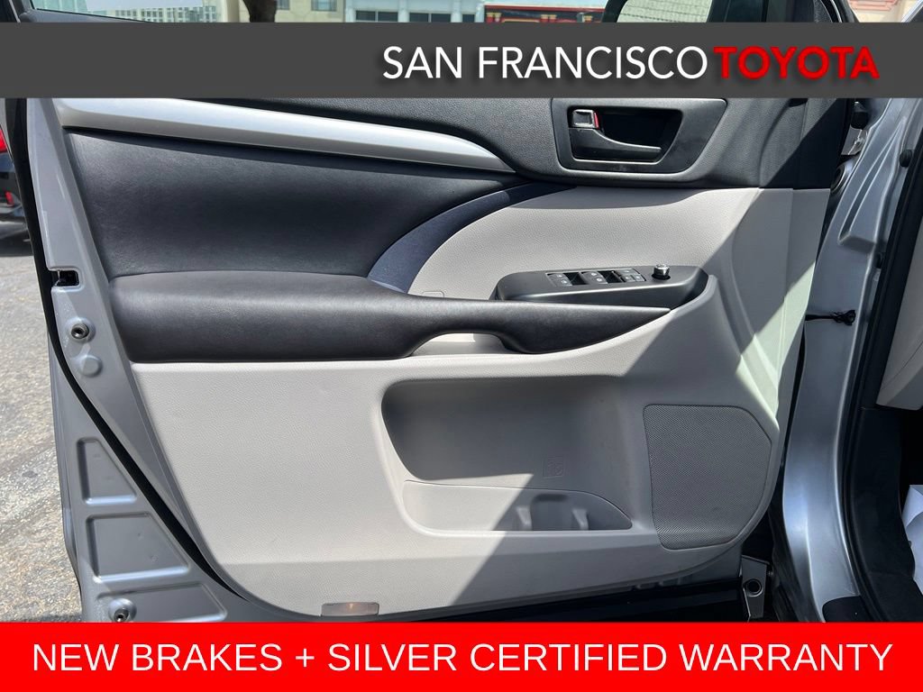Certified 2016 Toyota Highlander Plus AWD/4WD image 37