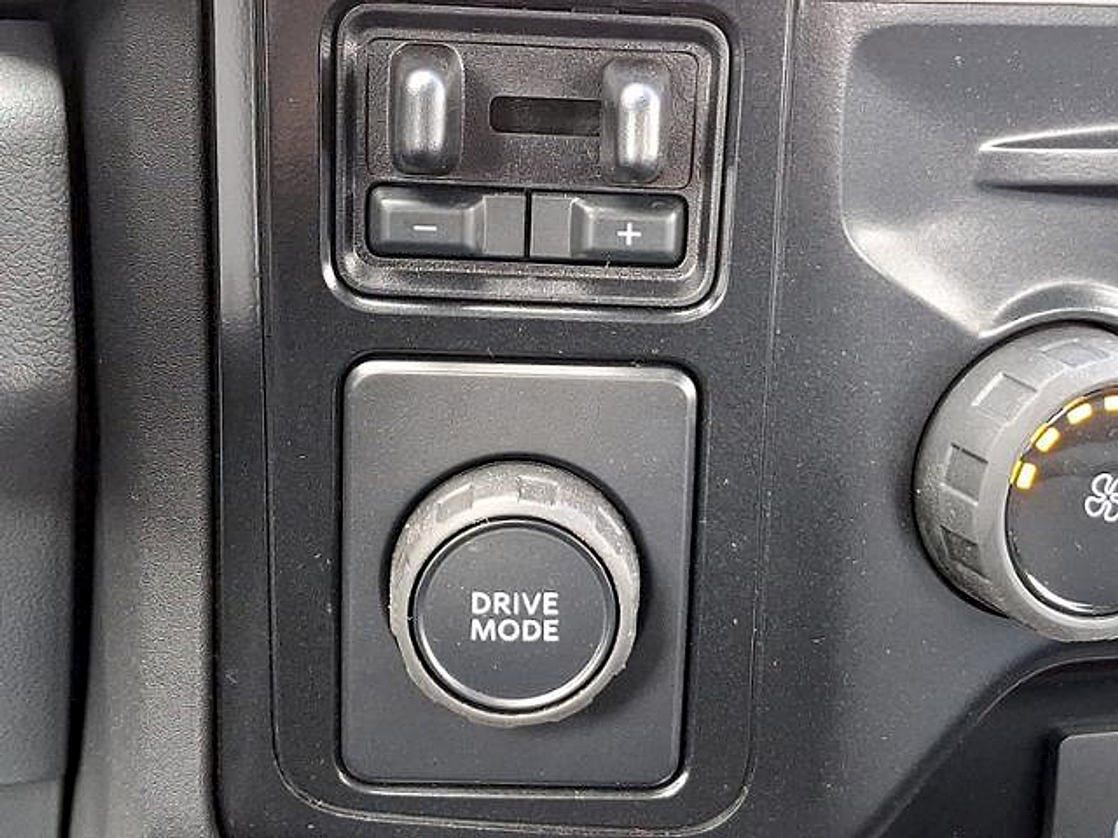 New 2024 Ford F550 2WD SuperCab Super Duty image 13