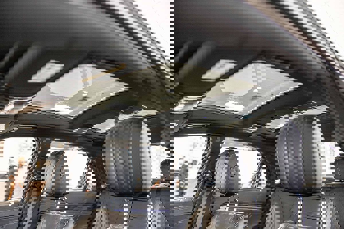 Used 2017 Mercedes-Benz S 550e w/ Premium Package image 19