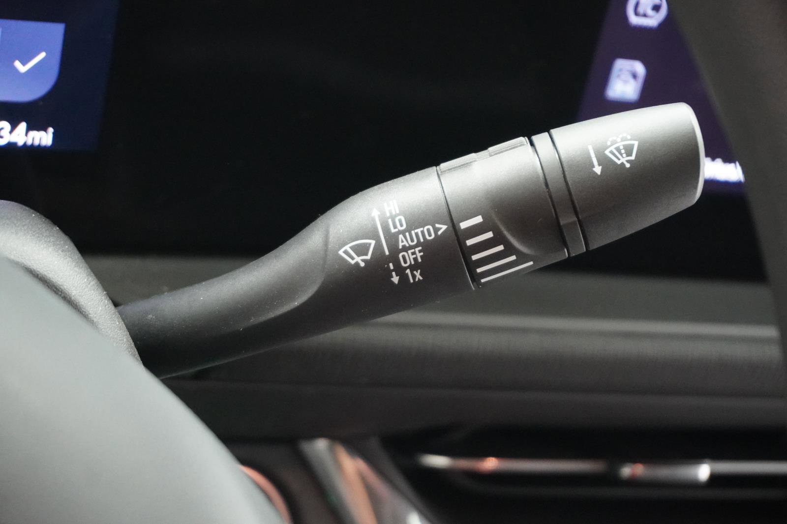 Used 2025 Buick Envista Preferred w/ Convenience II Package image 23