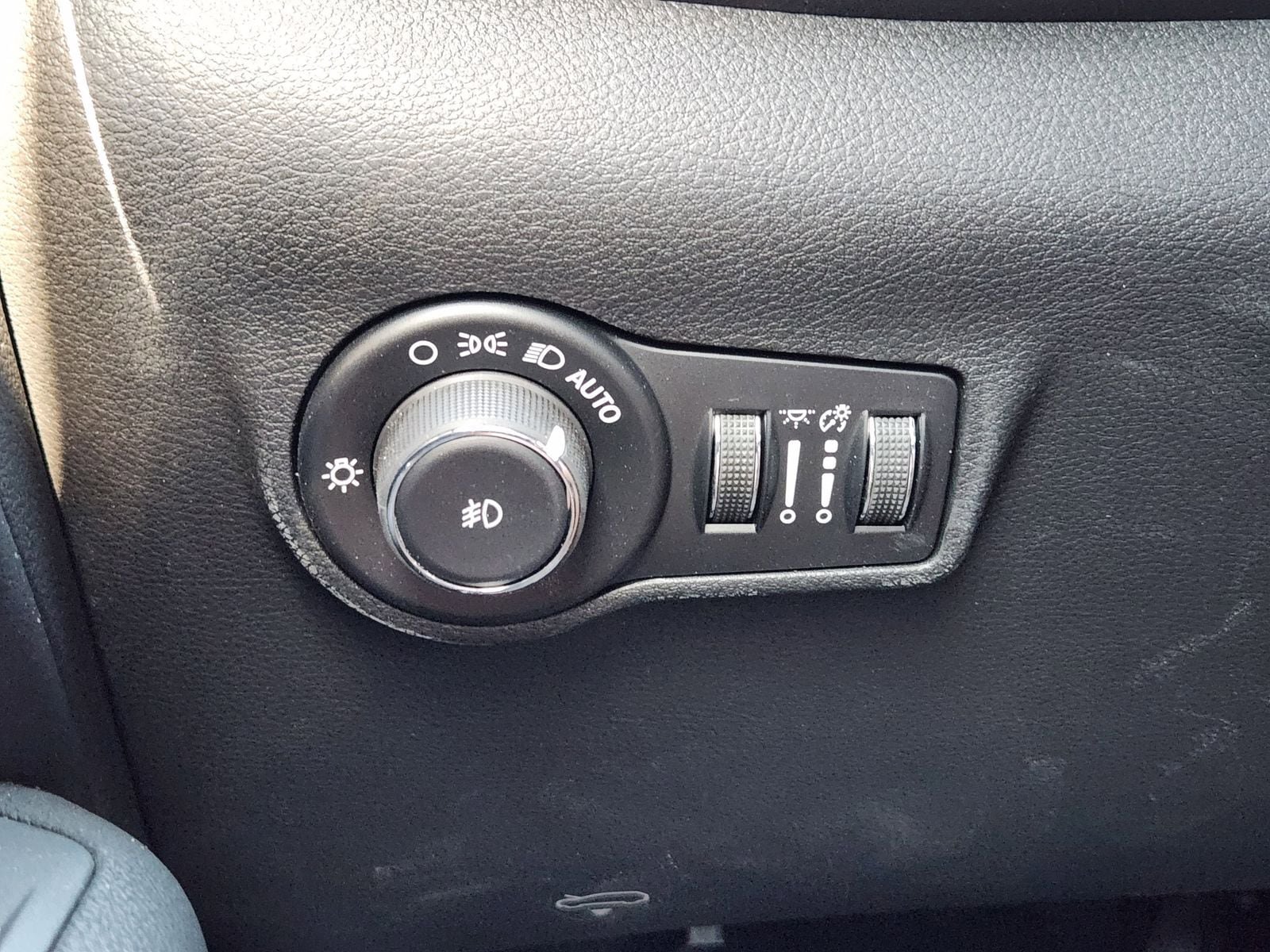 New 2026 Jeep Compass Latitude image 30