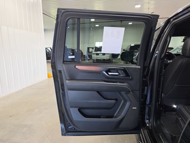 Used 2025 GMC Yukon XL Denali AWD/4WD image 26